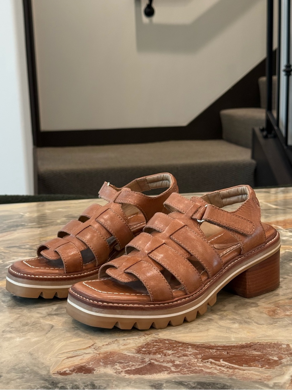 Bernardo Sasha Fisherman Sandals Cognac Brown Leather Size 8.5